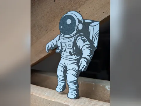 Silhueta de Astronauta em Camadas, foto do projeto original